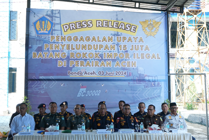 Bea Cukai Banda Aceh Gagal kan upaya penyelundupan rokok ilegal.