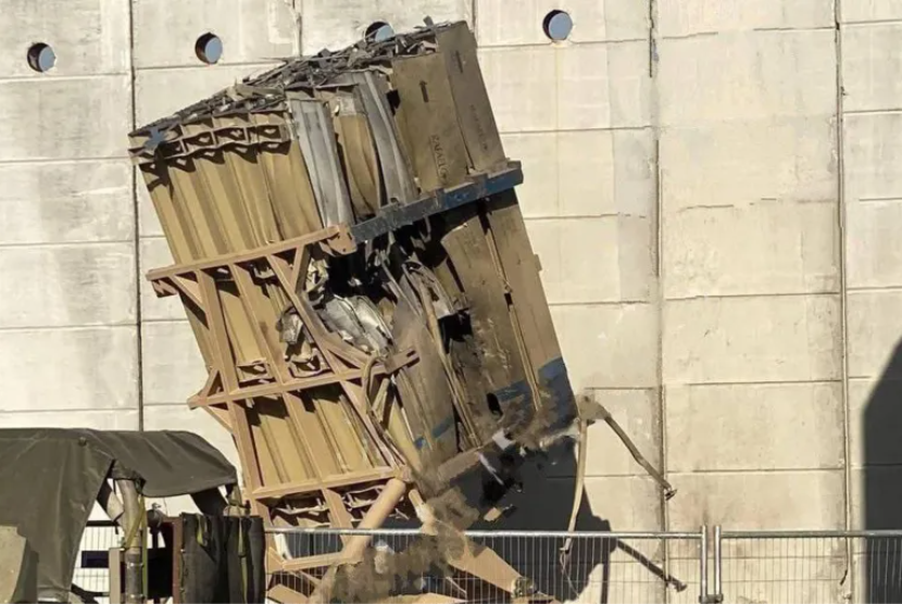 Penampakan peluncur Iron DOme yang hancur dirudal Hizbullah di utara Israel, Rabu (5/6/2024).