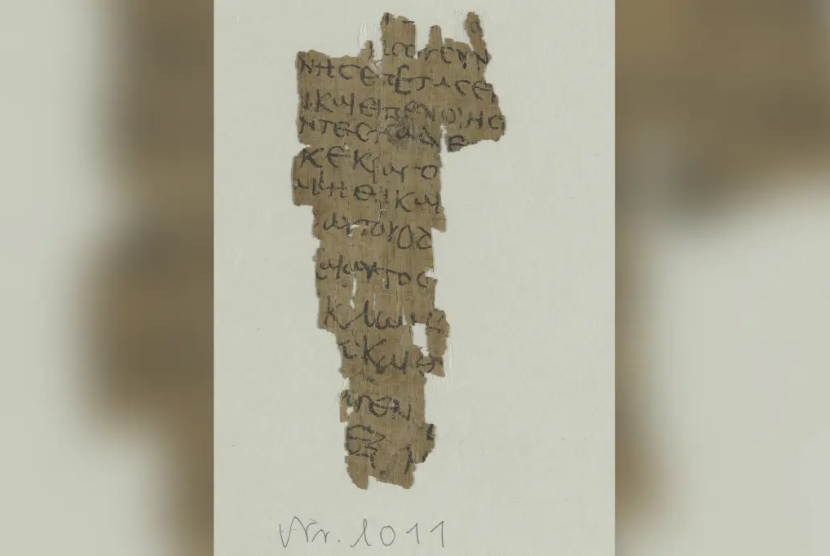 Papirus abad ke-4 berisi kisah Yesus Kristus membuat burung dari Tanah Liat, bagian dari Injil Masa Kecil Thomas. 