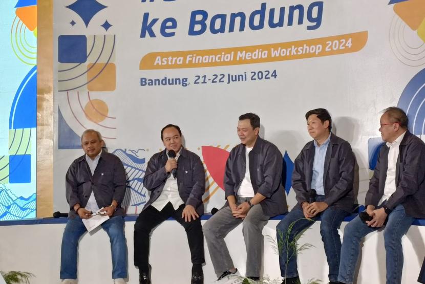 Chief Executive Officer ACC Hendry Christian Wong mengatakan, konsumen Indonesia masih menyukai mobil hybrid dibandingkan dengan BEV.