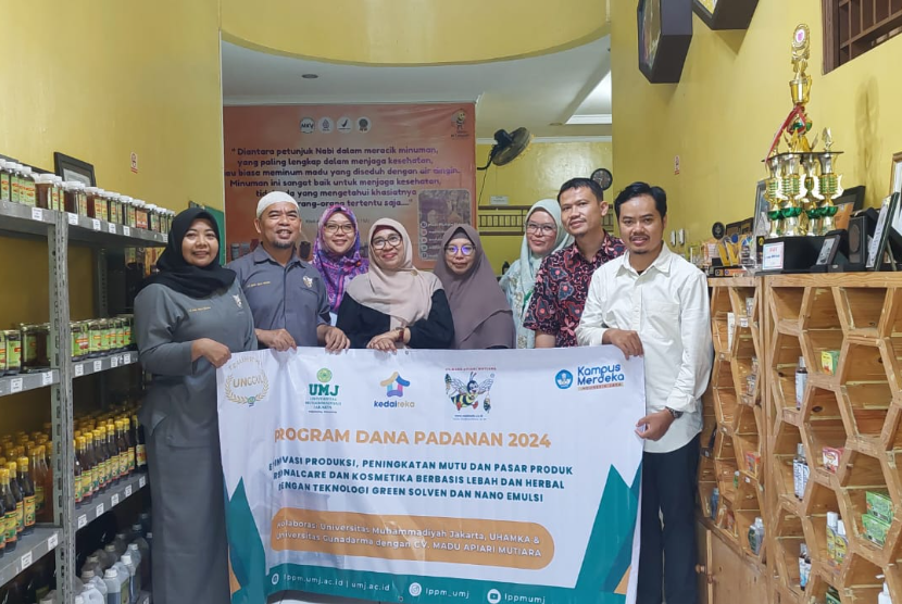 Para peneliti Universitas Muhammadiyah Jakarta (UMJ) berhasil mengembangkan produk perawatan pribadi baru dari lebah dengan bantuan dana hibah dari KEDAIREKA KEMENDIKBUDRISTEK.