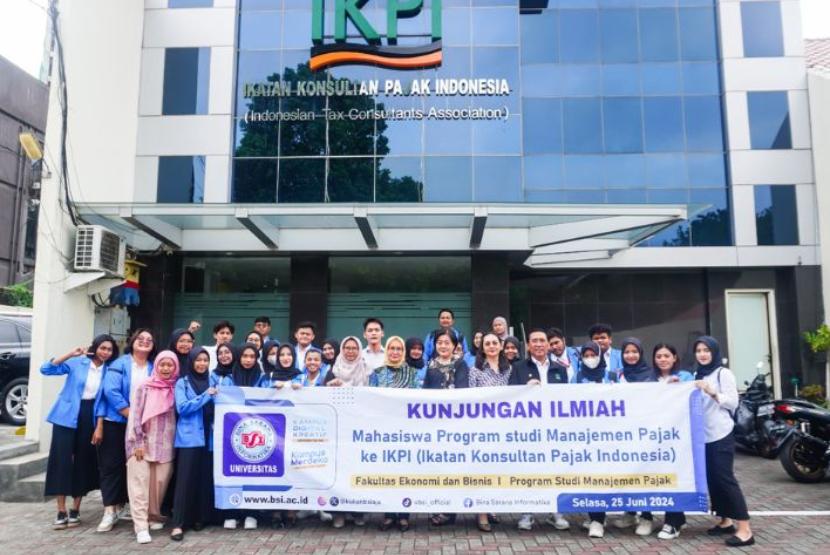 Program Studi Manajemen Pajak Fakultas Ekonomi dan Bisnis Universitas BSI (Bina Sarana Informatika) telah melaksanakan kunjungan studi ke kantor Ikatan Konsultan Pajak Indonesia (IKPI) yang berlokasi Gedung IKPI, Jalan Condet Pejaten No 3B Pejaten Barat-Pasar Minggu Jakarta Selatan, pada  Selasa (25/6/2024).