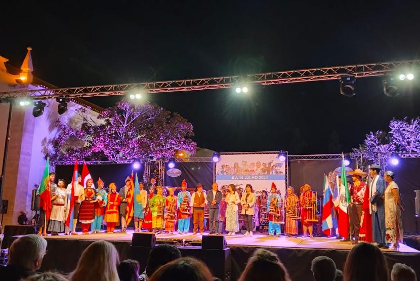 Tim Muhibah Angklung asal Bandung, Jawa Barat, kembali menciptakan gebrakan baru pada Gala Performance di puncak acara Festival Internasional Cantanhede, Portugal, pada 13 Juli 2024. 