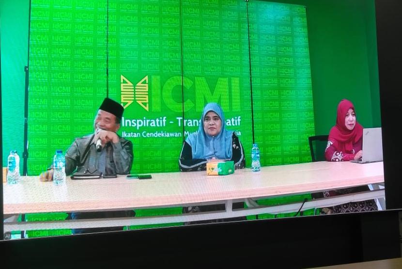 Ketua Umum Dewan Pimpinan Pusat (DPP) Perempuan ICMI, Welya Safitri, dalam sambutannya pada Seminar Hari Anak Nasional bertema 