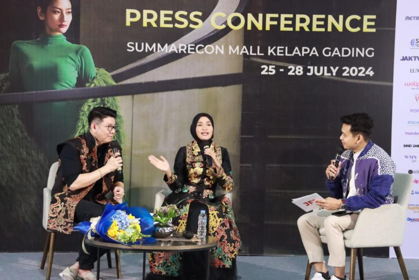 Ketua Dewan Kerajinan Nasional Daerah (Dekranasda) Provinsi Kalteng Ivo Sugianto Sabran hadiri acara Jakarta Fashion and Food Festival (JF3), di Summarecon Mall Kelapa Gading, Jakarta Utara, Jumat (26/7/2024). 