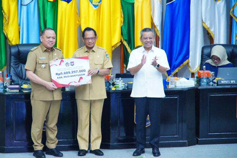  Penghargaan kategori insentif fiskal daerah berhasil diterima oleh Pemerintah Kabupaten Musi Banyuasin (Muba) dan salah satunya kategori Pengendalian Inflasi Daerah.