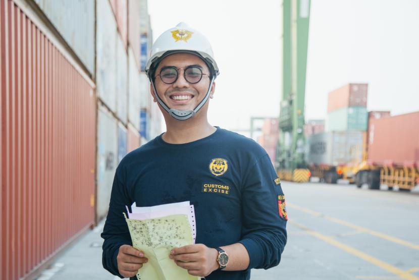 PT Jawa Sport Gloves, industri kecil dan menengah (IKM) yang berlokasi di Jalan Kawasan Industrial, Kabupaten Kulon Progo, Daerah Istimewa Yogyakarta bergerak di bidang produksi sarung tangan. 