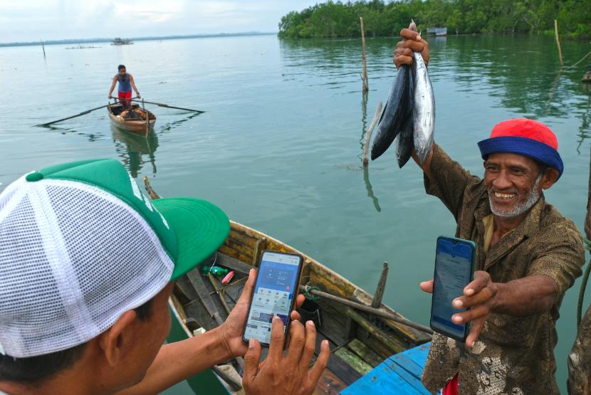 Hingga akhir Triwulan II 2024 tercatat ekosistem UMi berhasil menyalurkan pinjaman kepada 36,1 juta debitur dengan portofolio pinjaman yang disalurkan mencapai Rp 622,3 triliun atau tumbuh 7,7 persen secara year on year.