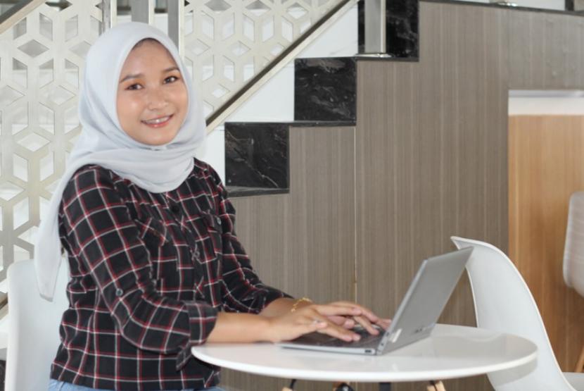  Sebanyak 13 mahasiswa Program Studi (Prodi) Sistem Informasi Universitas BSI (Bina Sarana Informatika) Purwokerto berhasil lolos seleksi Program Pelatihan Fundamental of Cloud Computing and Network Administration 2024 yang diselenggarakan oleh Kementerian Komunikasi dan Informatika bekerja sama dengan Alibaba Cloud.