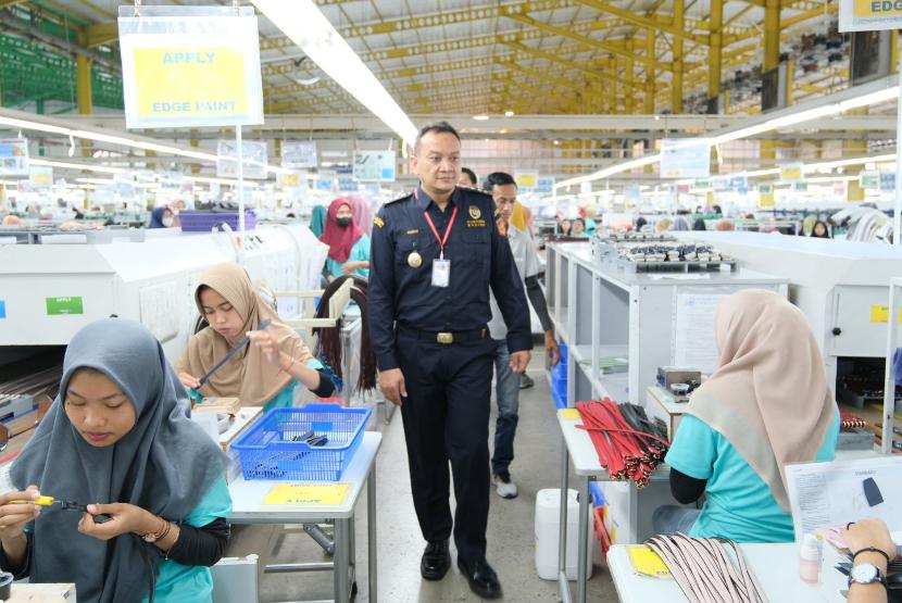 Bea Cukai terus berupaya meningkatkan kualitas pelayanan kepada para pelaku usaha melalui berbagai inisiatif, salah satunya adalah kegiatan Customs Visit Customer (CVC).