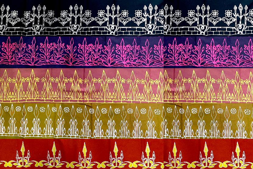 PTBA mendukung pengembangan Batik Kujur dan Songket Behembang Lingge melalui pembentukan Sentra Industri Bukit Asam (SIBA) Batik Kujur dan SIBA Songket. 