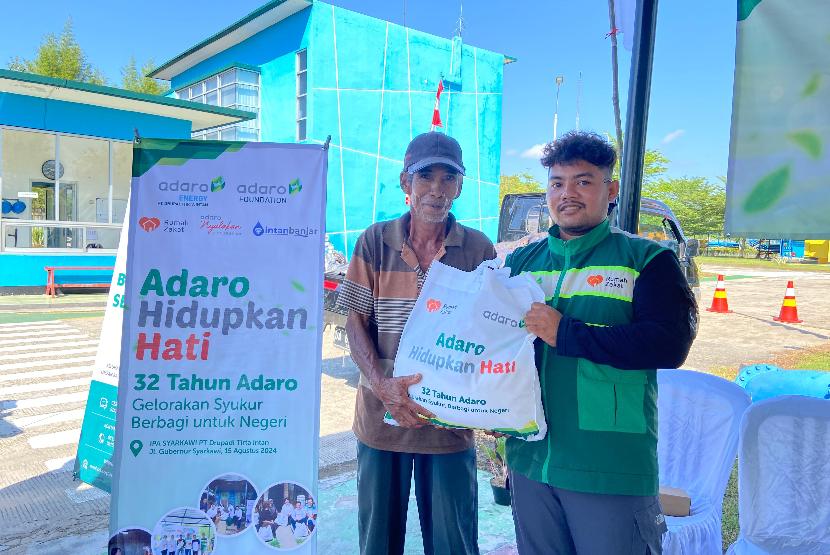 PT Adaro Energy Indonesia kembali menunjukkan komitmennya dalam berbagi kebahagiaan dengan masyarakat sekitar dalam rangka merayakan hari jadinya yang ke-32. Program pembagian sembako kali ini menyasar keluarga rumah tangga miskin di sekitar wilayah operasional Adaro Water yaitu IPA (Instansi Pengolahan Air) PT Drupadi Tirta Intan (DTI) yang bekerja sama dengan Rumah Zakat Banjarmasin dengan total 96 paket sembako.