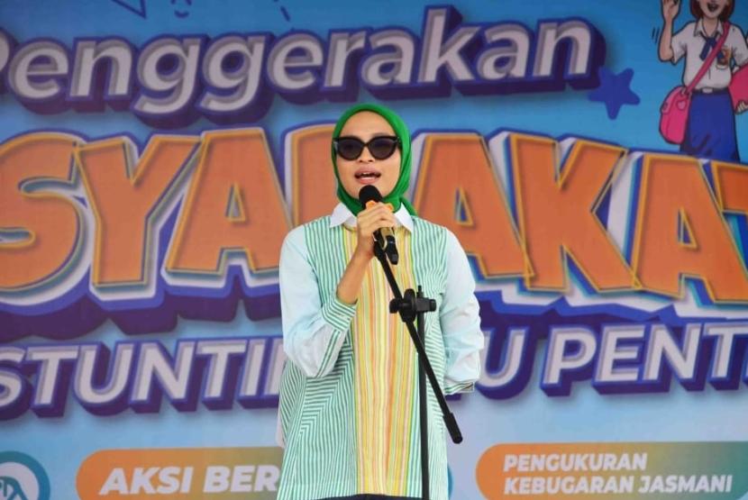  Ketua TP PKK Ivo Sugianto Sabran membuka kegiatan Penggerakan Masyarakat Cegah Stunting Itu Penting di SMP Negeri 8 Palangka Raya, Jumat (23/8/2024).  