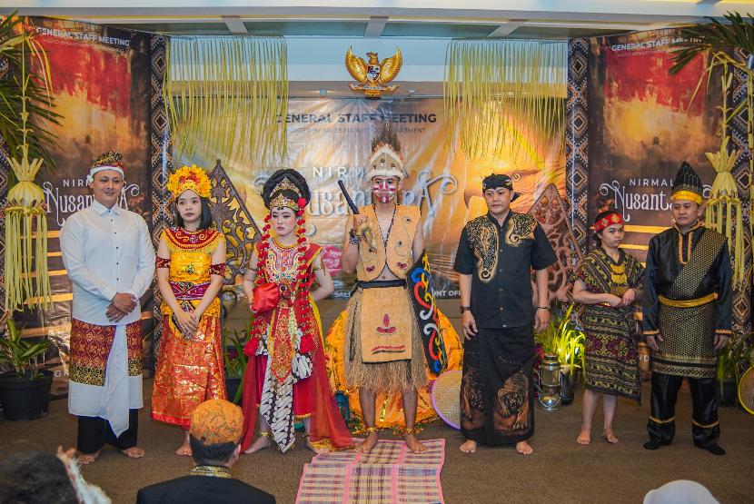 Grand Dafam Braga Bandung (GDBB) mengadakan acara Triwulan General Staff Meeting (GSM) yang diikuti oleh seluruh jajaran manajemen dan karyawan hotel.