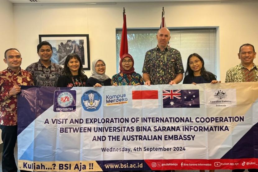 Universitas BSI (Bina Sarana Informatika) mengunjungi Kedutaan Besar Australia untuk menjajaki berbagai peluang kerja sama internasional. 