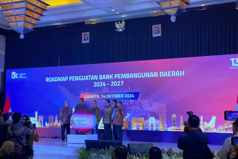 Peluncuran roadmap penguatan Bank Pembangunan Daerah (BPD) 2024--2027 oleh OJK di kawasan Jakarta Pusat, Senin (14/10/2024). 