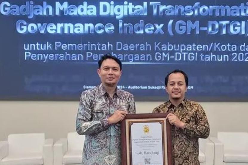 Transfotmasi digital yang dijalankan Pemerintah Kabupaten Bandung sukses mendapatkan apresiasi dari berbagai pihak, salah satunya dari kalangan akademisi. 