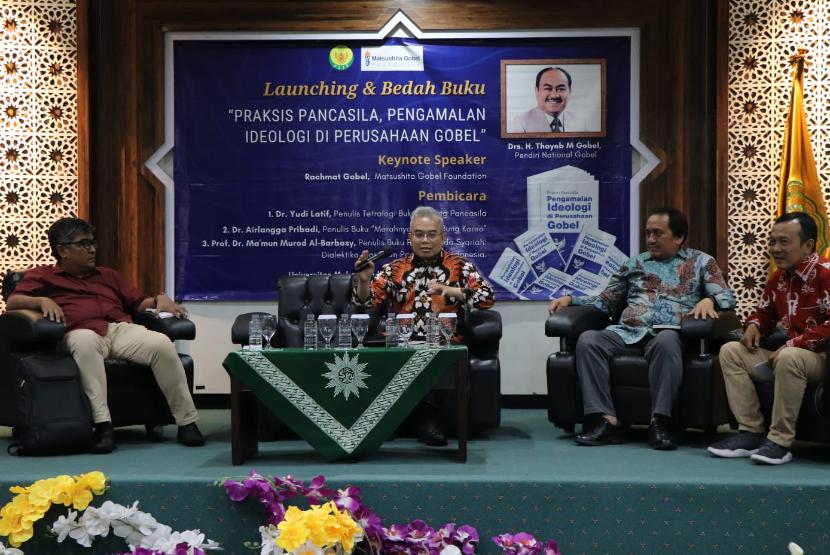 Launching dan bedah buku karya Nasihin Masha. Buku tersebut berjudul “Praksis Pancasila, Pengamalan Ideologi di Perusahaan Gobel”. 