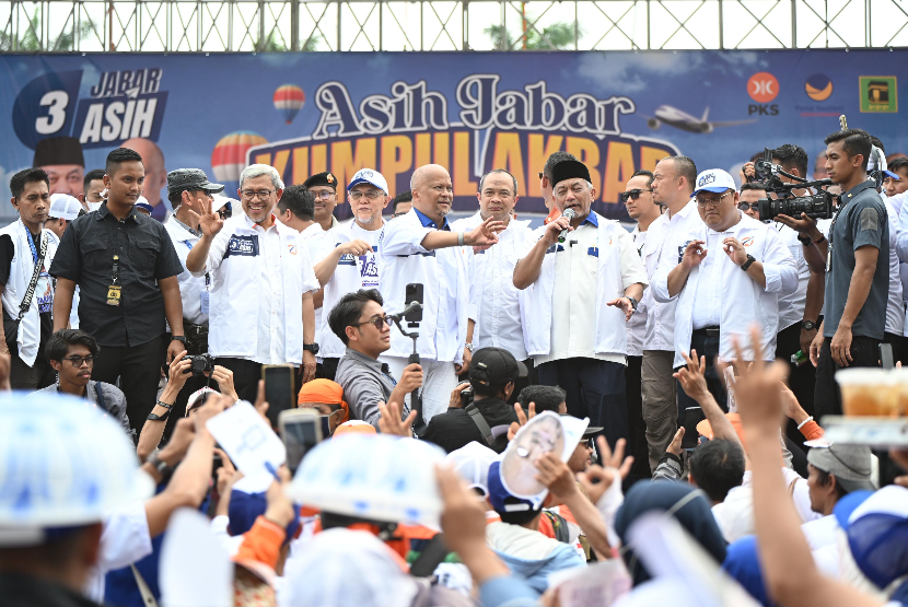 Kampanye akbar paslon Ahmad Syaikhu-Ilham Habibie (ASIH) sukses digelar di Lapangan Multiguna, Margahayu, Bekasi Timur, Kota Bekasi, pada Ahad (10/11/2024) dan menciptakan gelombang dukungan yang sangat antusias dari masyarakat Jawa Barat.