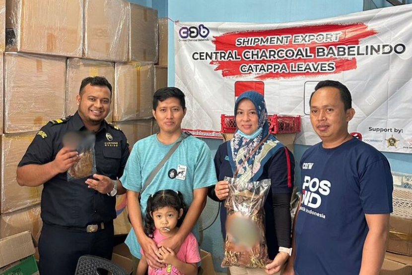 PT Central Charcoal Babelindo (CCB), salah satu UMKM binaan Bea Cukai Pangkalpinang, kembali pasarkan produk daun kering mancanegara.