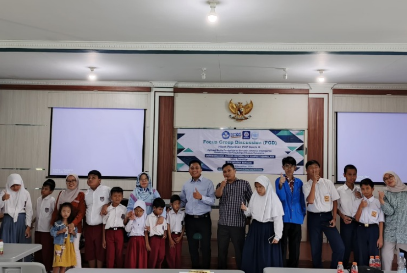 Kelompok Penelitian PDP yang diketuai oleh Agung Baitul Hikmah, selaku Dosen sekaligus Kepala Kampus Universitas BSI (Bina Sarana Informatika) kampus Tasikmalaya, menggelar Forum Group Discussion (FGD) bertema “Inovasi Teknologi Media Pembelajaran Berbasis Artificial Intelligence (AI) untuk Siswa Berkebutuhan Khusus Tunanetra”.