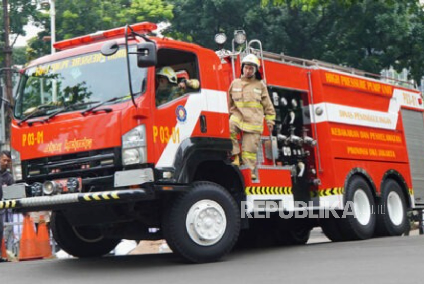 Mobil pemadam kebakaran.