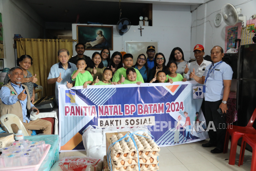 Persekutuan Doa Badan Pengusahaan Batam (BP Batam) menyalurkan bantuan melalui kegiatan Bakti Sosial dan Kunjungan Kasih ke Panti Asuhan Dama Sejahtera di Tembesi dan Panti Jompo True Love di Punggur pada Jumat (29/11/2024).