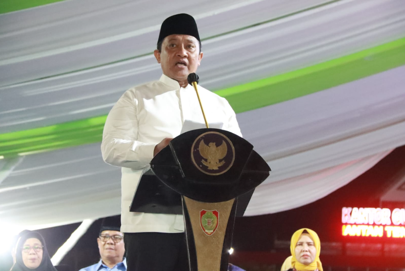 Wakil Gubernur (Wagub) Kalteng selaku Ketua Lembaga Pengembangan Tilawatil Qur`an (LPTQ) Kalteng H Edy Pratowo buka Musabaqoh Tilawatil Qur`an dan Hadist (MTQH) XXXII Tingkat Provinsi Kalteng Tahun 2024, di Halaman Kantor Gubernur Kalteng, Minggu (8/12/2024). 