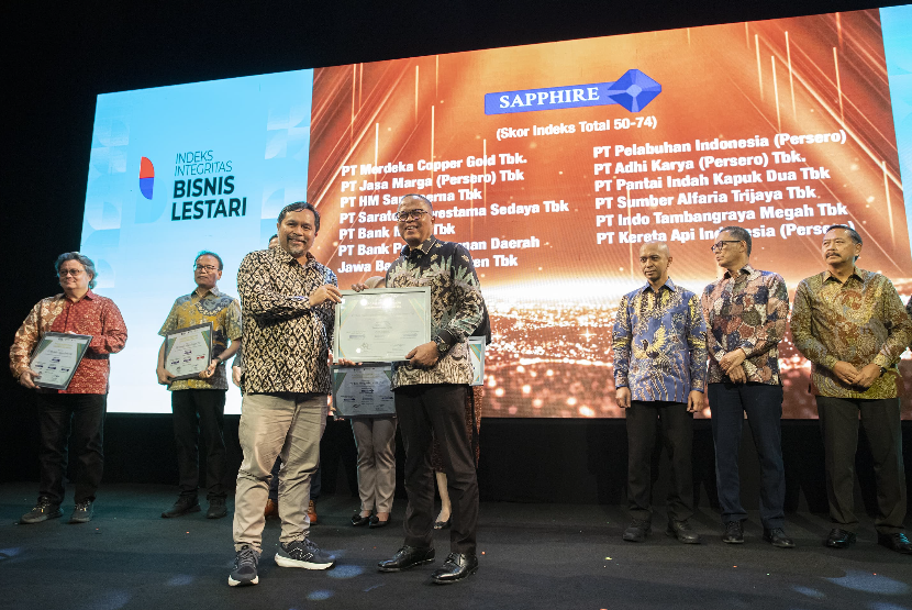  Bank bjb meraih penghargaan bergengsi dalam kategori Indeks Integritas Bisnis Lestari yang diselenggarakan oleh Transparency International Indonesia (TII) bekerja sama dengan TEMPO, yang diselenggarakan di Jakarta, Selasa (10/12/2024).