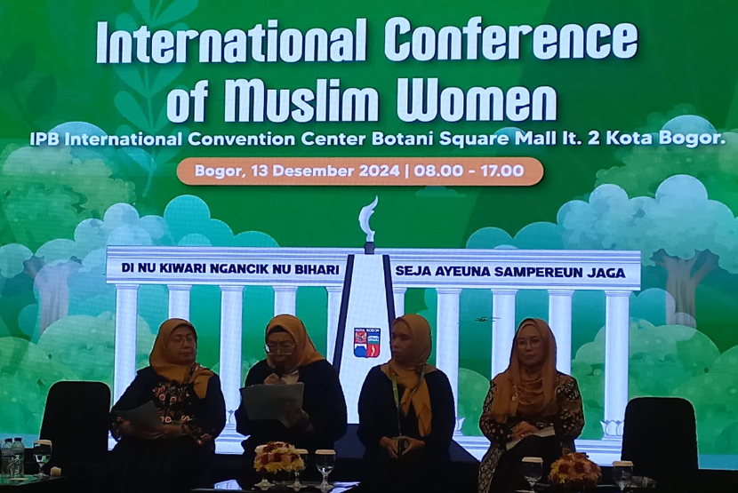 Konferensi ini merupakan inisiatif ICMI dalam mendorong peran intelektual Muslimah Indonesia untuk memberikan kontribusi lebih besar dalam pembangunan berkelanjutan. Konferensi dibuka oleh Ketua Umum MPP ICMI, Prof Dr Arif Satria.