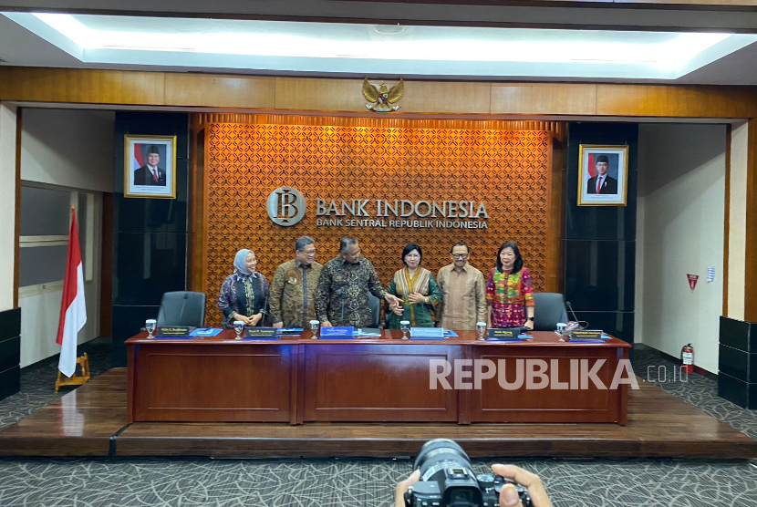 Konferensi pers Rapat Dewan Gubernur Bank Indonesia (RDG BI) Bulan Desember 2024 di Kompleks BI, Jakarta, Rabu (18/12/2024). 