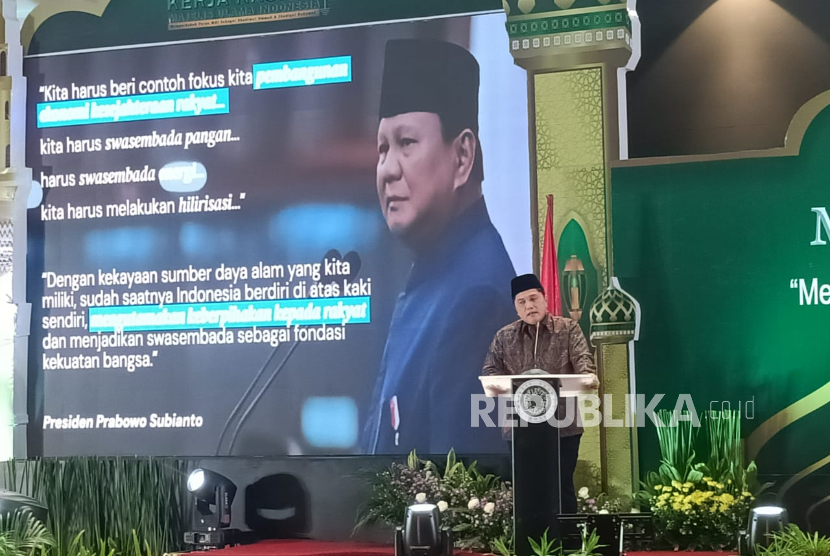 Menteri BUMN Erick Thohir saat memberikan pidato di Mukernas IV Majelis Ulama Indonesia (MUI) di Jakarta, Selasa (17/12/2024).