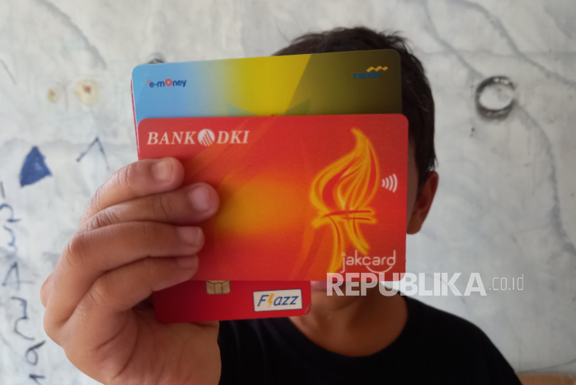 Ilustrasi uang elektronik atau e-money. Direktorat Jenderal Pajak menyebut pengenaan PPN di uang elektronik sudah berlaku sejak lama.