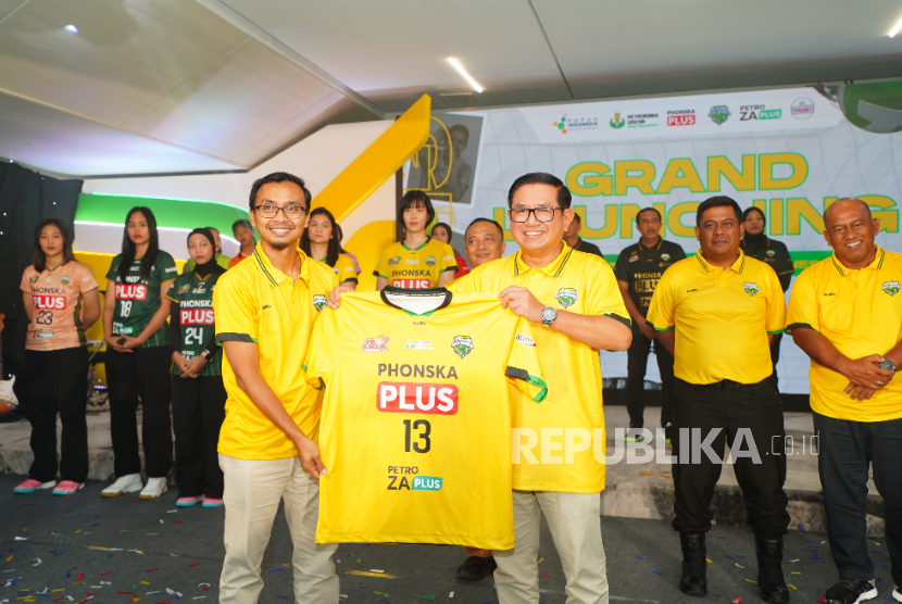 Peluncuran Jersey tim voli Petrokimia Gresik.