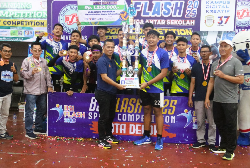 SMA Al Nur Cibinong sekali lagi membuktikan keperkasaannya di lapangan voli dengan mempertahankan gelar juara pada Volleyball Competition BSI FLASH 2025 Kota Depok.