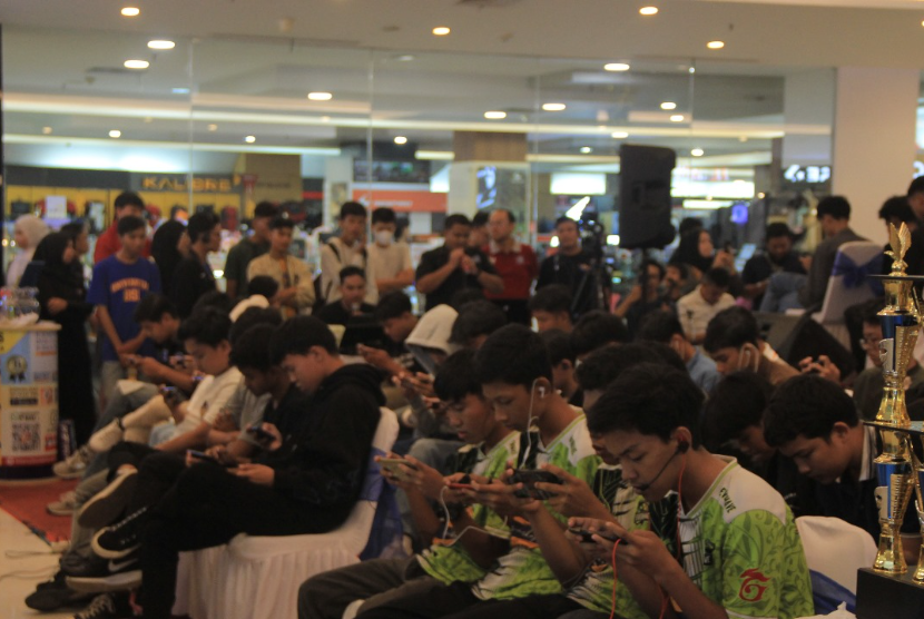 Lomba E-Sport Free Fire akan menjadi salah satu bagian seru dari ajang BSI Flash 2025, yang diikuti oleh siswa SMA/SMK/sederajat di seluruh Indonesia.