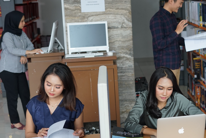 Perpustakaan Perguruan Tinggi: Tempat Kembangkan Pemikiran Kritis dan Sebarkan Pengetahuan