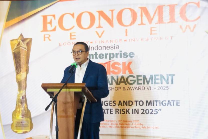 Gunawan Witjaksono selaku Rektor Cyber University menyampaikan keynote speech bertajuk dalam acara 