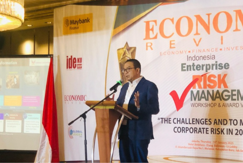 Rektor Cyber University Gunawan Witjaksono tampil sebagai keynote speaker di acara Indonesia Enterprise Risk Management Award VII 2025 dengan tema utama 