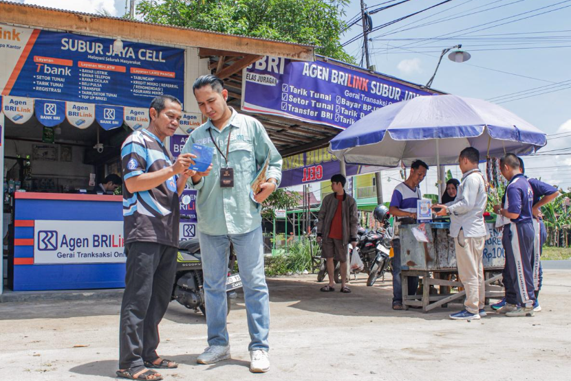 Melalui jaringan AgenBRILink yang tersebar di seluruh Indonesia, BRI berperan aktif sebagai pelopor inklusi keuangan, mendukung upaya pemerintah dalam mewujudkan visi pembangunan nasional.