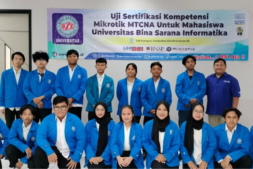 Mahasiswa Universitas BSI baru saja naik level lewat Pembekalan Sertifikasi MikroTik Certified Network Associate (MTCNA).