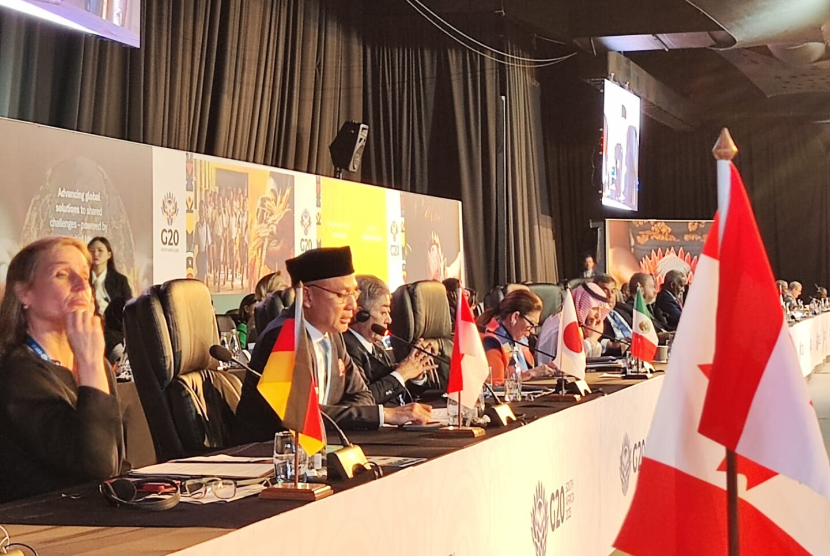 Wamenlu RI Arrmanatha Nasir saat menghadiri G20 Foreign Ministers’ Meeting (FMM) di Johannesburg, Afrika Selatan, Jumat (20/2/2025)