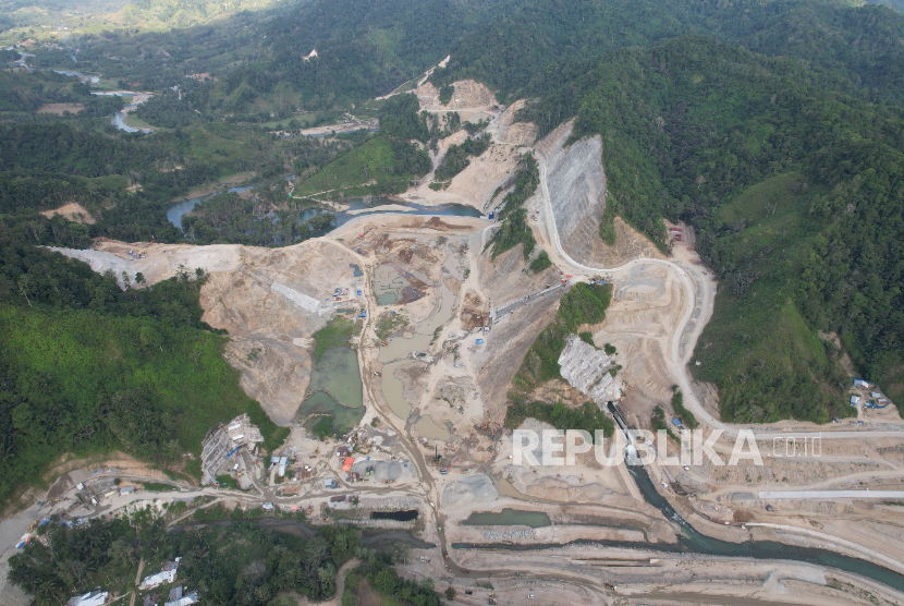 PT Brantas Abipraya (Persero) terus memacu penyelesaian pembangunan Bendungan Bulango Ulu di Kabupaten Bone Bolango, Provinsi Gorontalo.