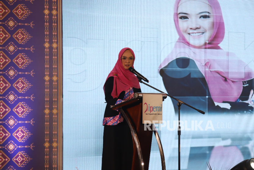 Ingrid Kansil kembali terpilih menjadi Ketua Umum Ikatan Pengusaha Muslimah Indonesia (Ipemi) 2025-2030 secara aklamasi dalam Muktamar Ipemi III di Royal Kuningan, Jakarta.