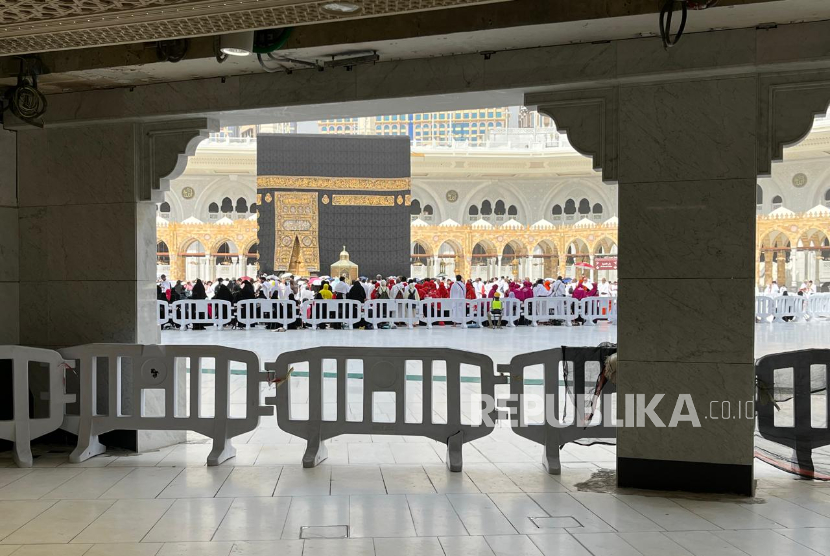 Calon jamaah haji mulai memadati Masjidil Haram di Makkah, Arab Saudi, Kamis (8/5/2025).