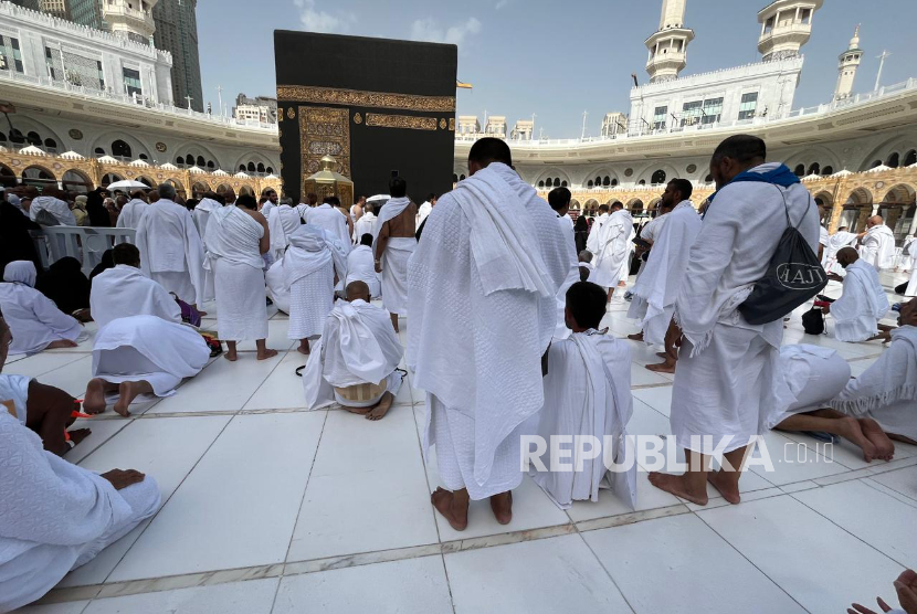 Calon jamaah haji mulai memadati Masjidil Haram di Makkah, Arab Saudi, Kamis (8/5/2025).
