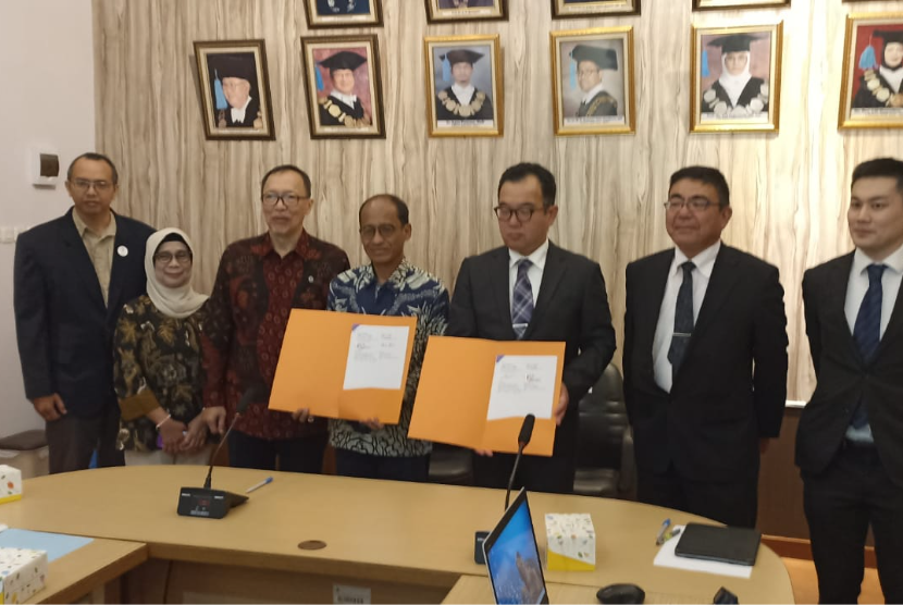 Institut Sains dan Teknologi Nasional (ISTN) menyepakati kerjasama implementation agreement (AI) dan rekrutmen mahasiswa magang dengan Nakatani Enetec Corporation pada Rabu (14/5/2025). 