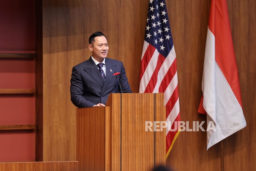 Menteri Koordinator Infrastruktur dan Pembangunan Kewilayahan Agus Harimurti Yudhoyono berbicara Southeast Asia Summit for Prosperity and Sustainability di Universitas Stanford, Selasa (20/05/2025)
