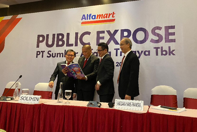 Public Expose PT Sumber Alfaria Trijaya (Alfamart/AMRT) di Alfa Tower, Alam Sutera, Tangerang, Banten, Kamis (22/5/2025). 