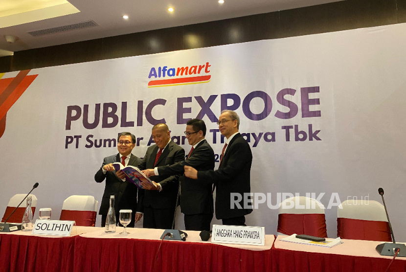Public Expose PT Sumber Alfaria Trijaya (Alfamart/AMRT) di Alfa Tower, Alam Sutera, Tangerang, Banten, Kamis (22/5/2025).